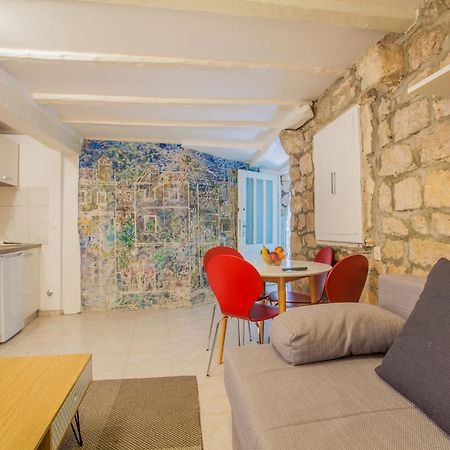Honey Art Apartment Крес Екстериор снимка